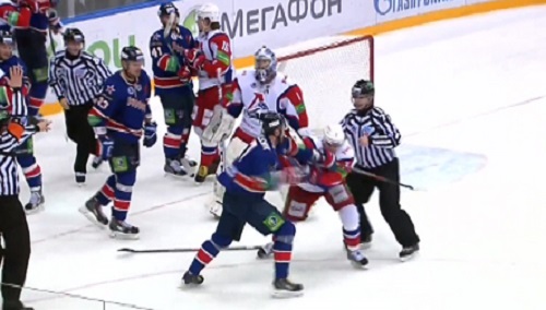 Holos and his Yaroslavl against Kovalchyuk's SKA in KHL Play-Offs