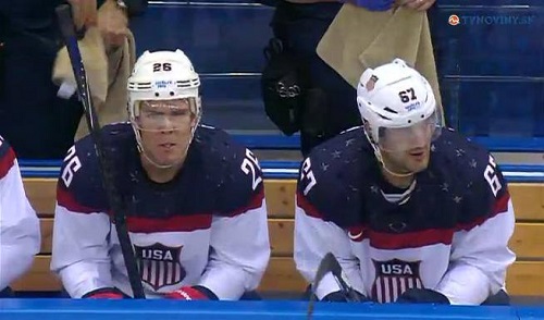 Paul Stastny na americkej striedačke s Maxom Paciorettym