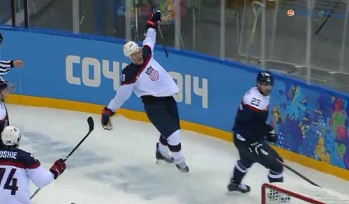 Paul Stastny oslavuje strelenie gólu proti výberu Slovenska